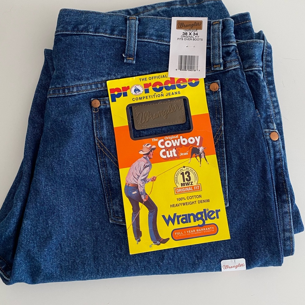 NEW 38x34 Wrangler Cowboy Cut Jeans.